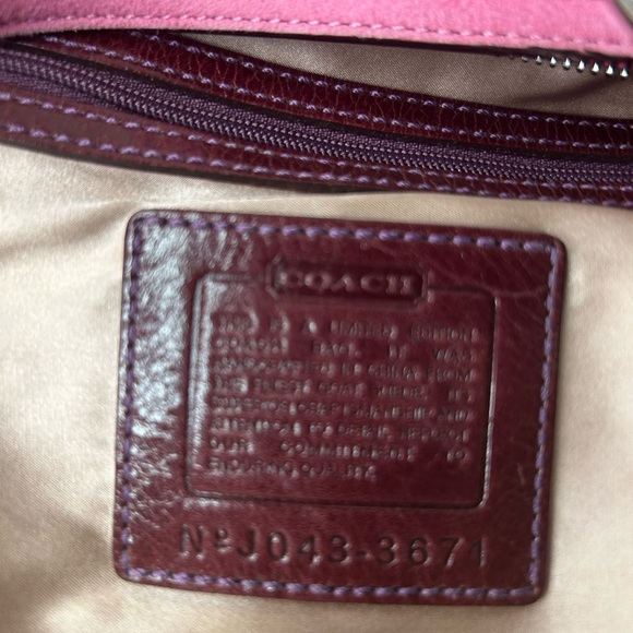 Coach 2004 SoHo Bubblegum Pink Suede Hobo 3671 - Picture 5 of 11